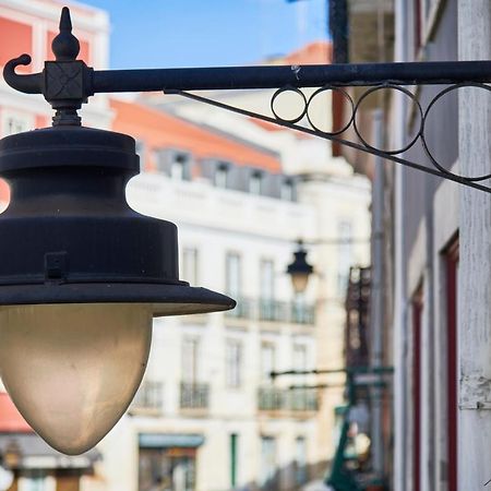 Spacious Bairro Alto Apartment With Courtyard, By Timecooler Лиссабон Экстерьер фото