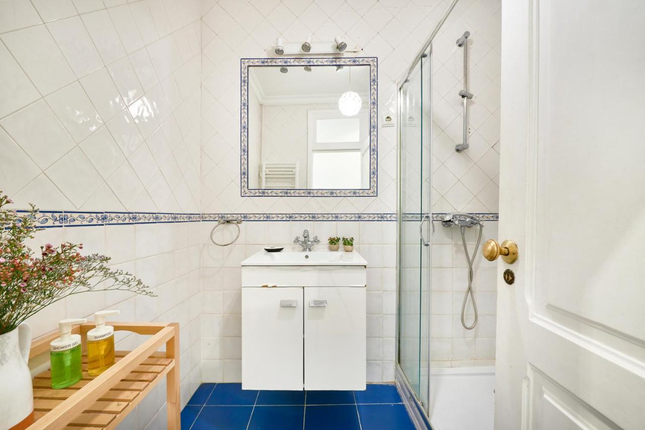 Spacious Bairro Alto Apartment With Courtyard, By Timecooler Лиссабон Экстерьер фото