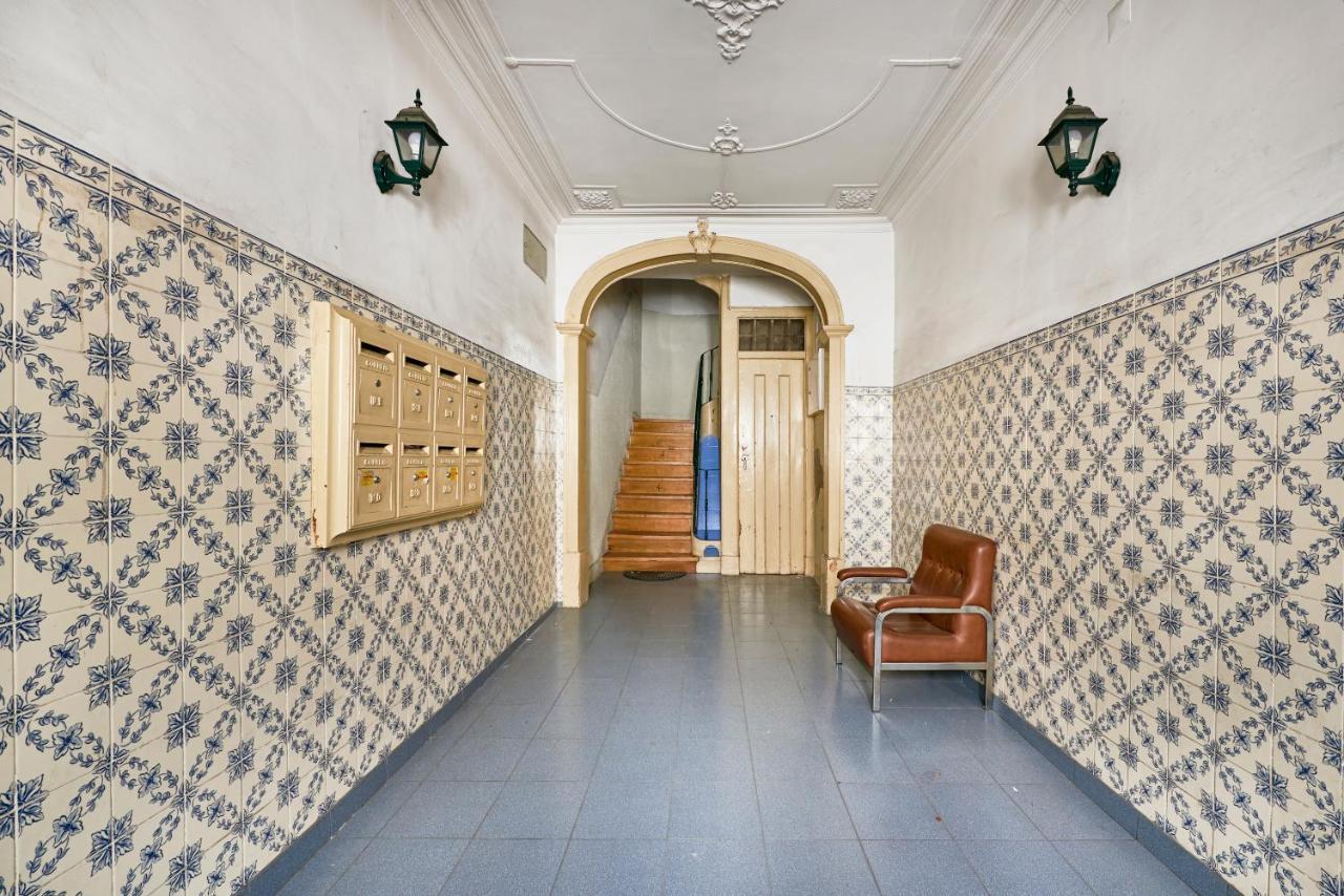 Spacious Bairro Alto Apartment With Courtyard, By Timecooler Лиссабон Экстерьер фото