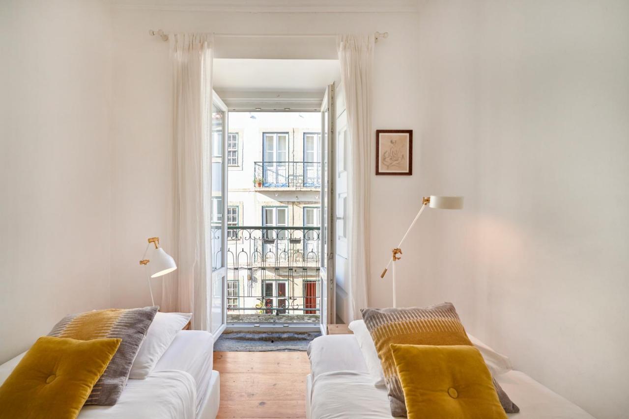 Spacious Bairro Alto Apartment With Courtyard, By Timecooler Лиссабон Экстерьер фото