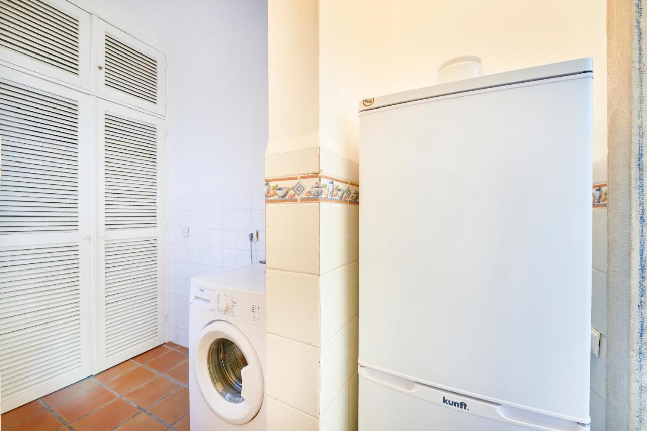 Spacious Bairro Alto Apartment With Courtyard, By Timecooler Лиссабон Экстерьер фото