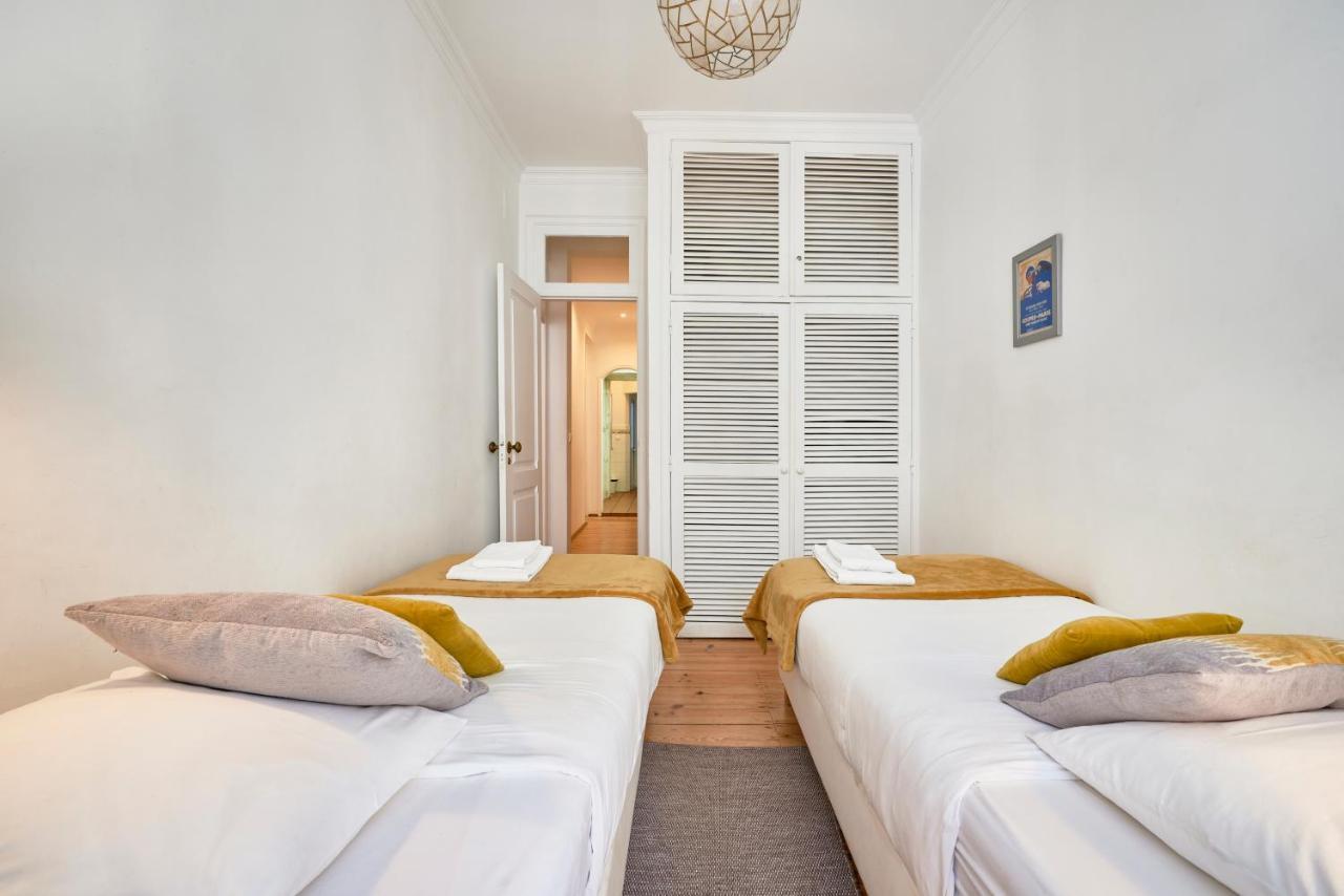Spacious Bairro Alto Apartment With Courtyard, By Timecooler Лиссабон Экстерьер фото